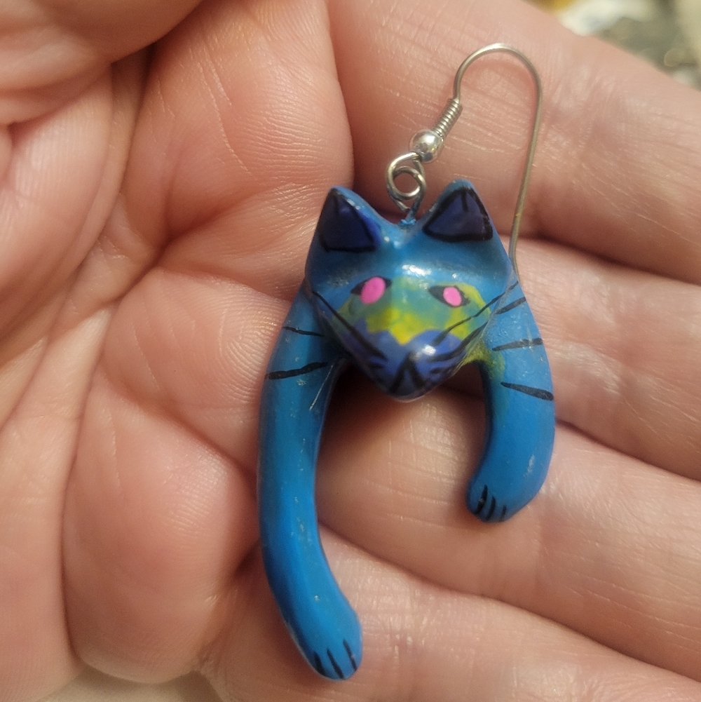 Artsian Whimsical Cat Earrings - Picture 5 of 5